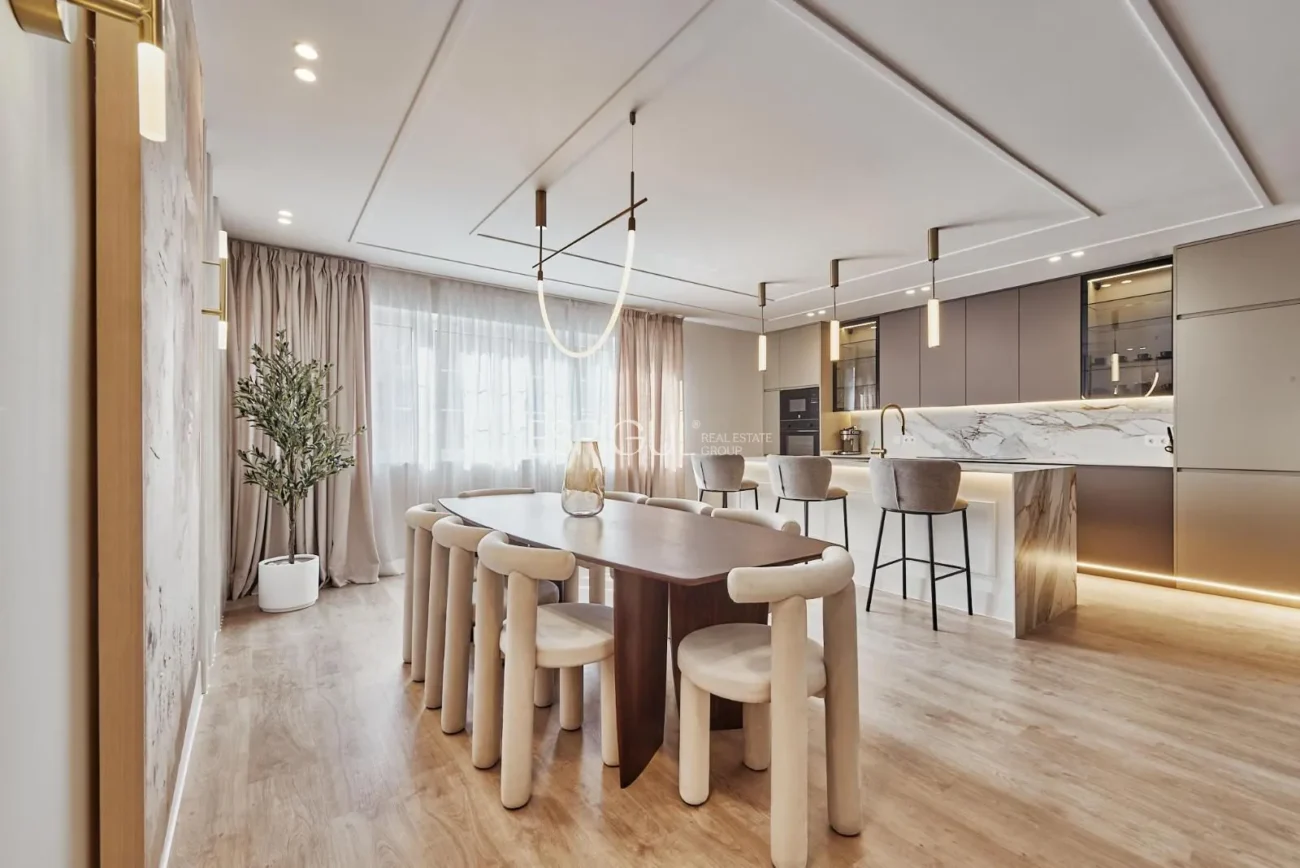 Piso reformado con plaza de garaje en Calle Diego de León, Barrio de Salamanca