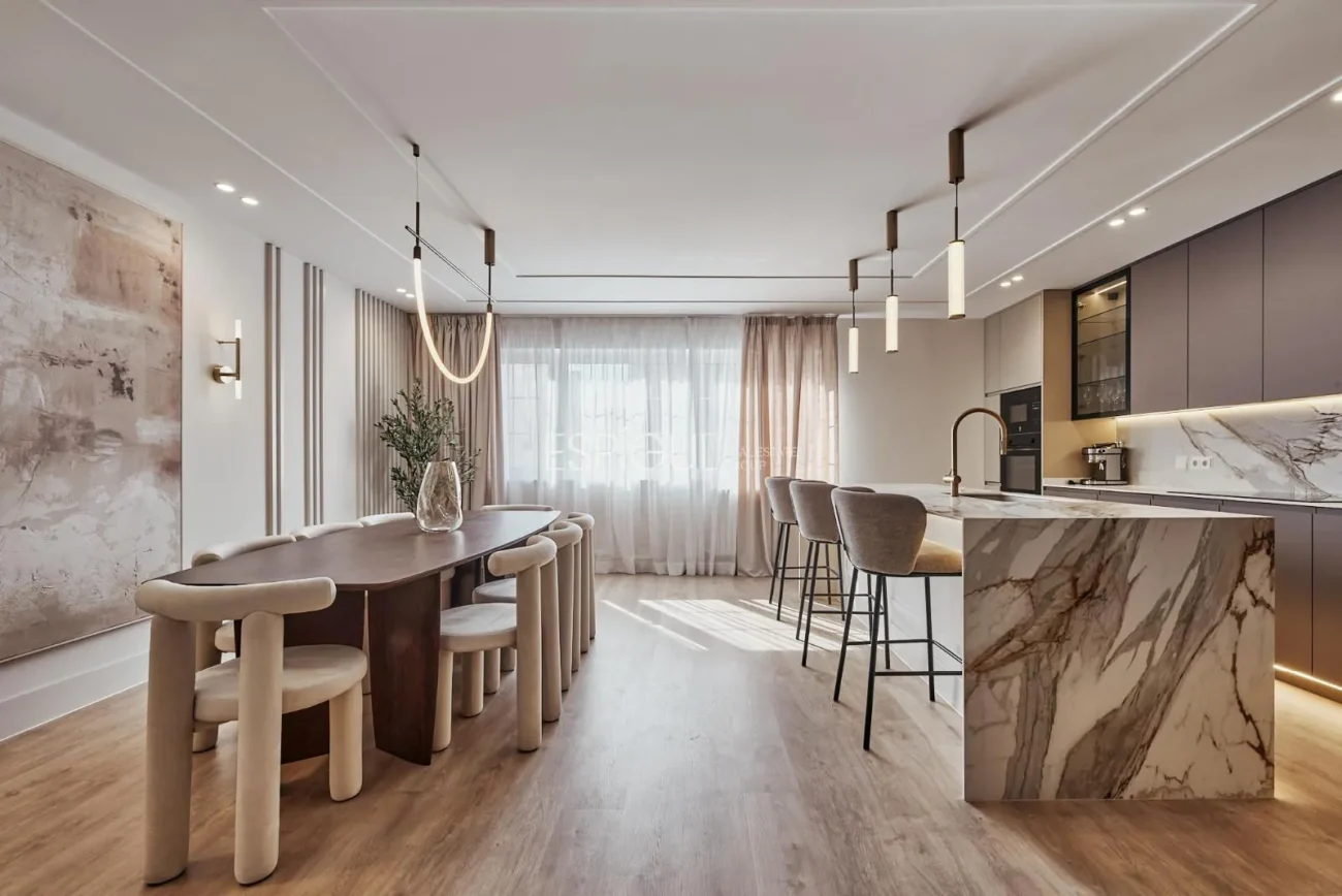 Piso reformado con plaza de garaje en Calle Diego de León, Barrio de Salamanca