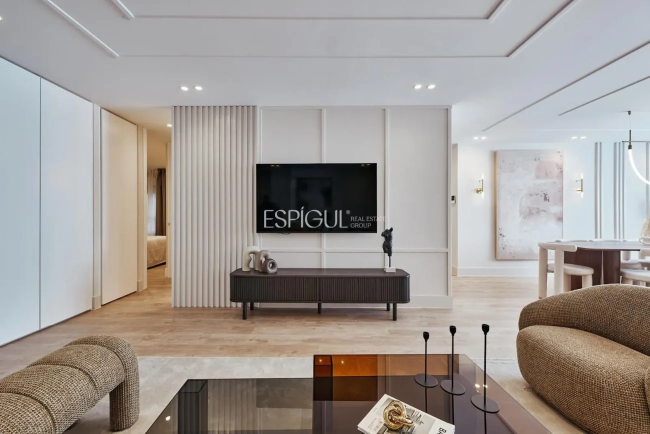 Piso reformado con plaza de garaje en Calle Diego de León, Barrio de Salamanca