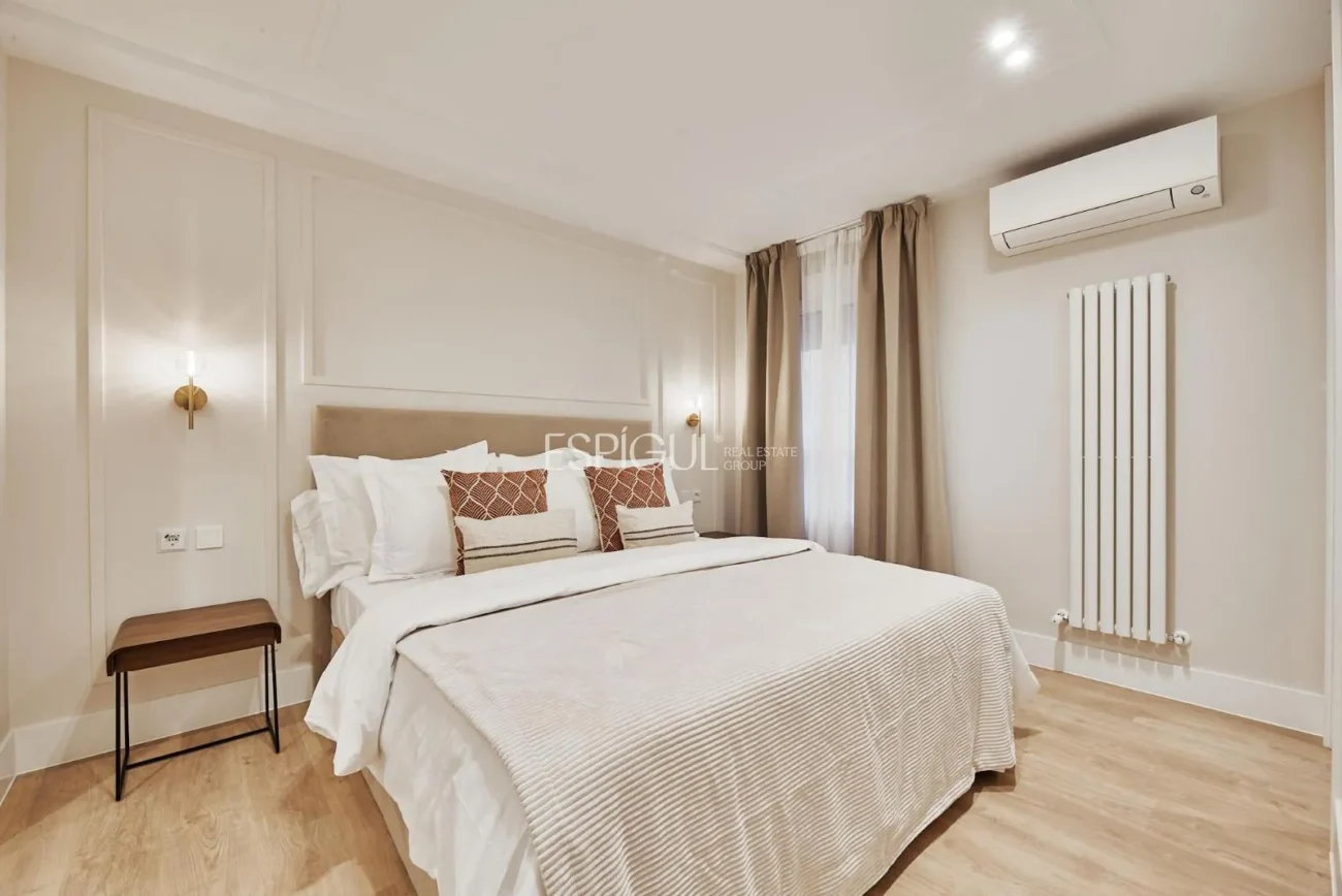 Piso reformado con plaza de garaje en Calle Diego de León, Barrio de Salamanca