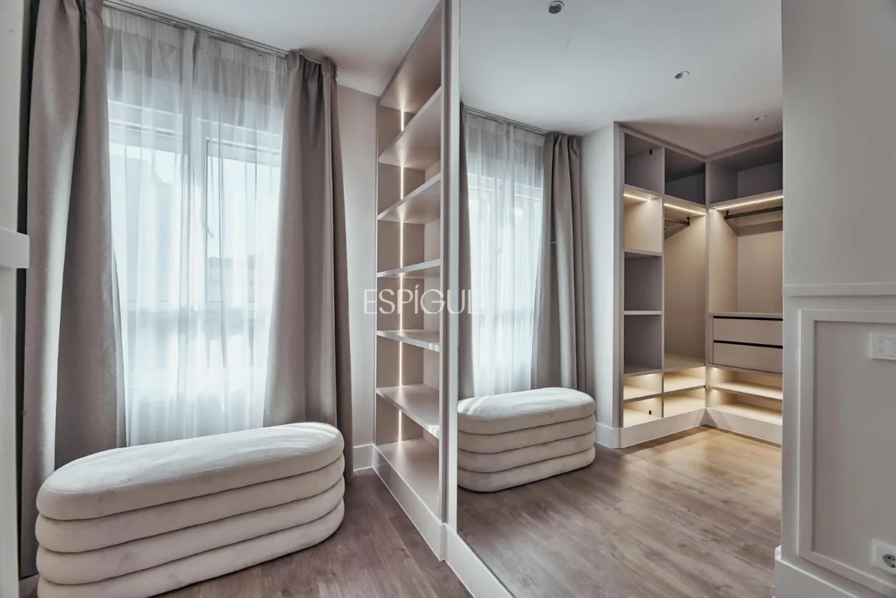 Piso reformado con plaza de garaje en Calle Diego de León, Barrio de Salamanca