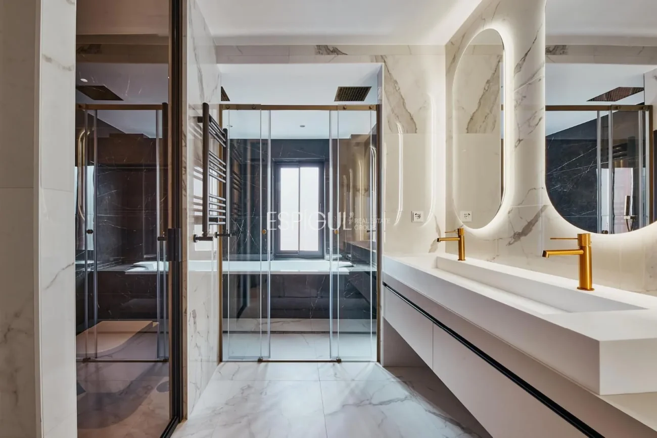 Piso reformado con plaza de garaje en Calle Diego de León, Barrio de Salamanca