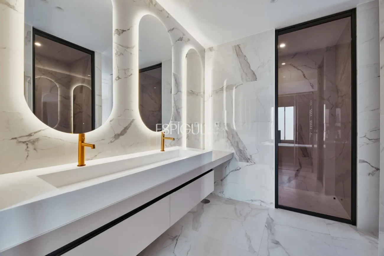 Piso reformado con plaza de garaje en Calle Diego de León, Barrio de Salamanca