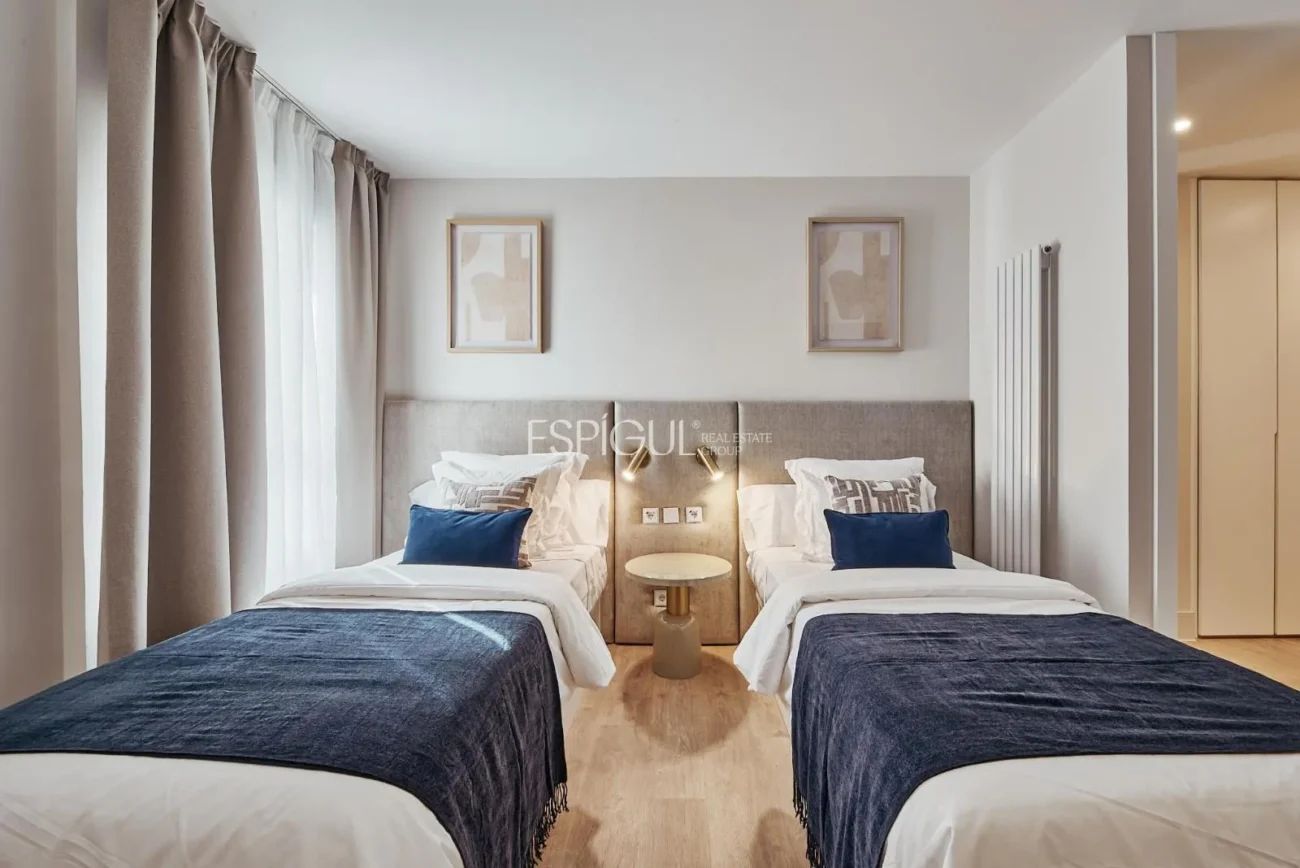 Piso reformado con plaza de garaje en Calle Diego de León, Barrio de Salamanca