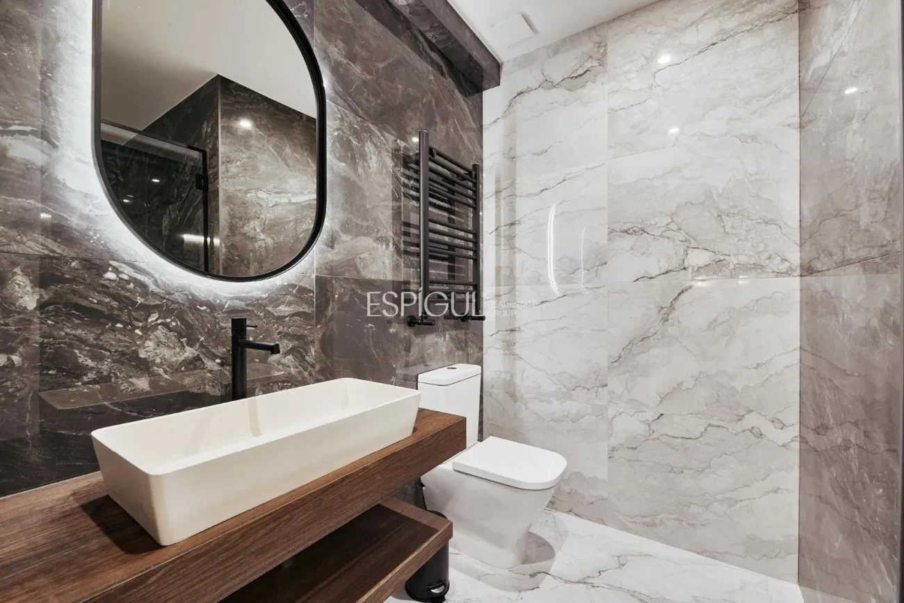 Piso reformado con plaza de garaje en Calle Diego de León, Barrio de Salamanca