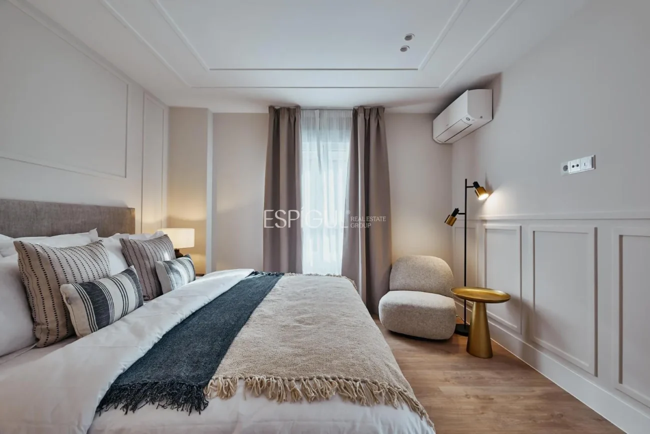 Piso reformado con plaza de garaje en Calle Diego de León, Barrio de Salamanca