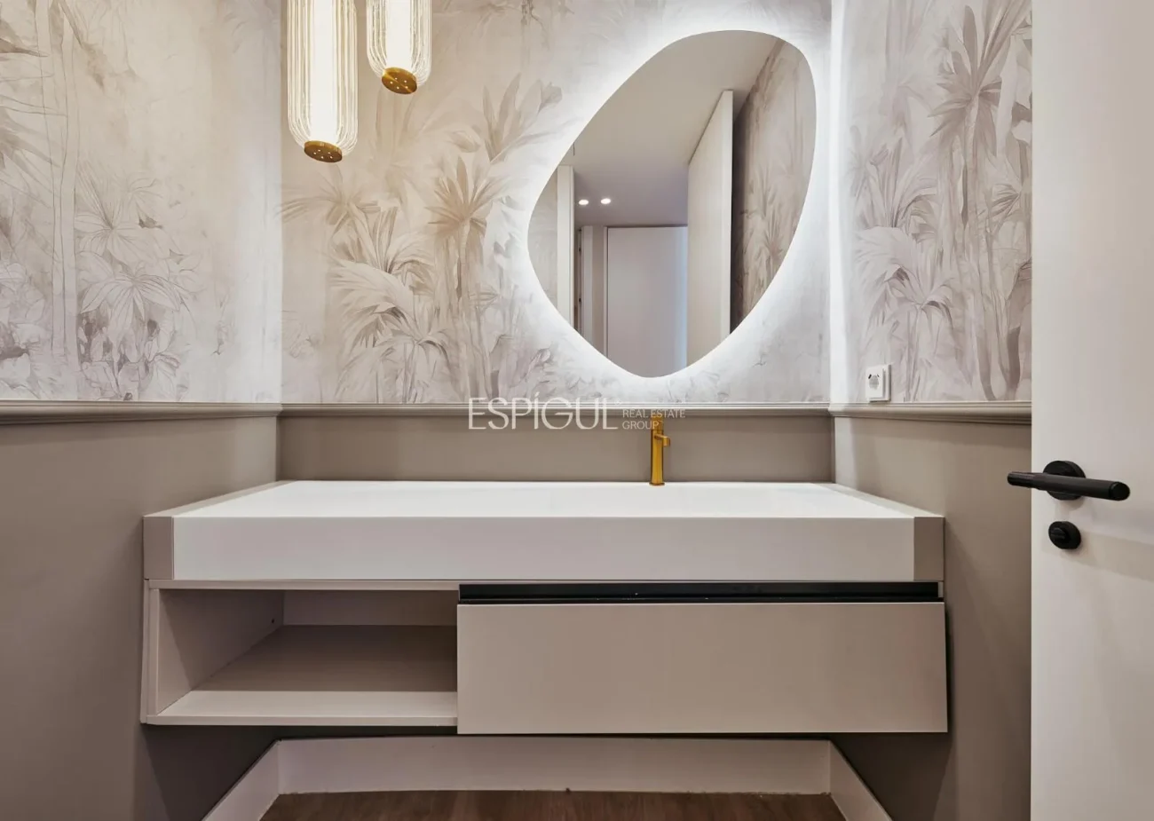 Piso reformado con plaza de garaje en Calle Diego de León, Barrio de Salamanca