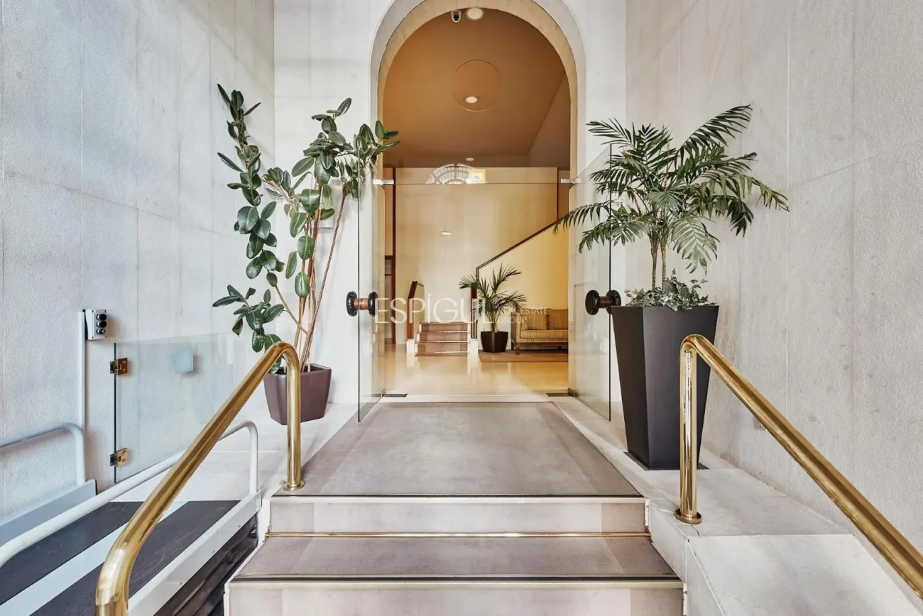 Piso reformado con plaza de garaje en Calle Diego de León, Barrio de Salamanca