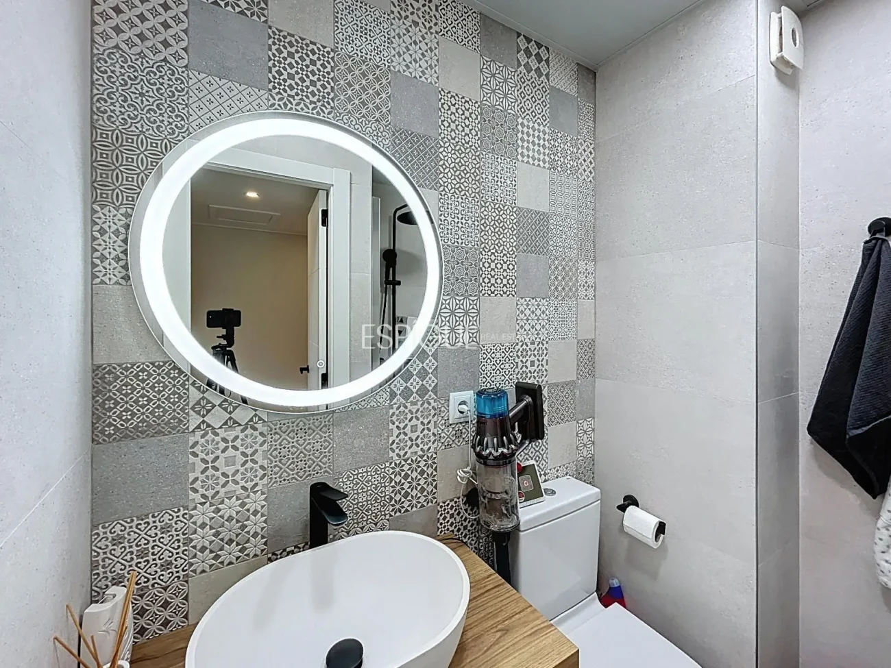 Piso reformado con terraza, vistas al mar, piscina y plaza de garaje en La Xinesca