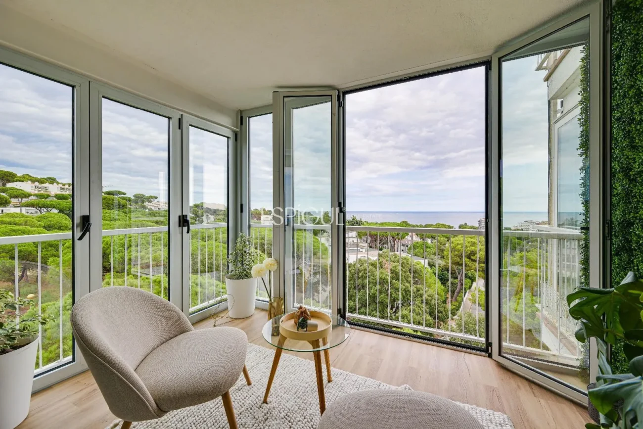 Отремонтированная квартира с видом на море в Плайя-де-Аро