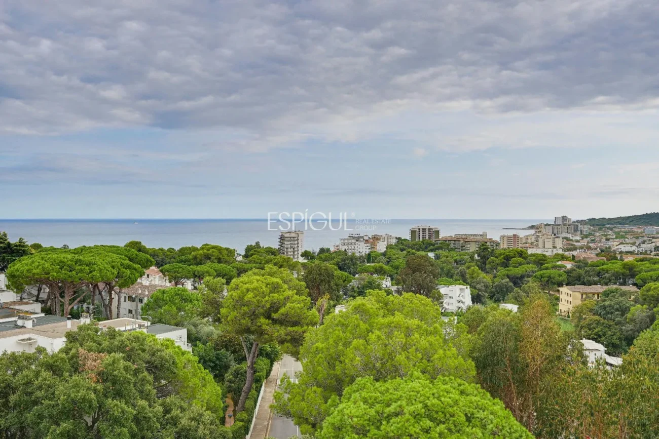 Отремонтированная квартира с видом на море в Плайя-де-Аро