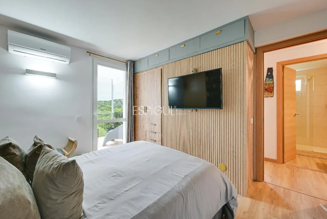 Отремонтированная квартира с видом на море в Плайя-де-Аро