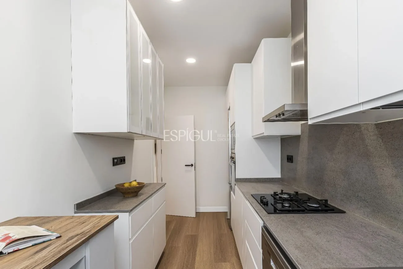 Appartement rénové dans la Calle Francisco Silvela, Lista
