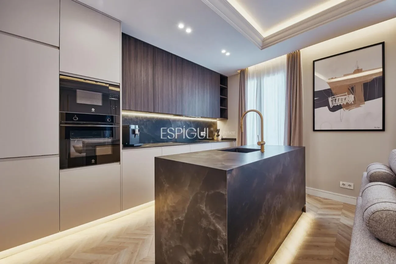 Piso reformado en Calle General Diaz Porlier, Barrio de Salamanca