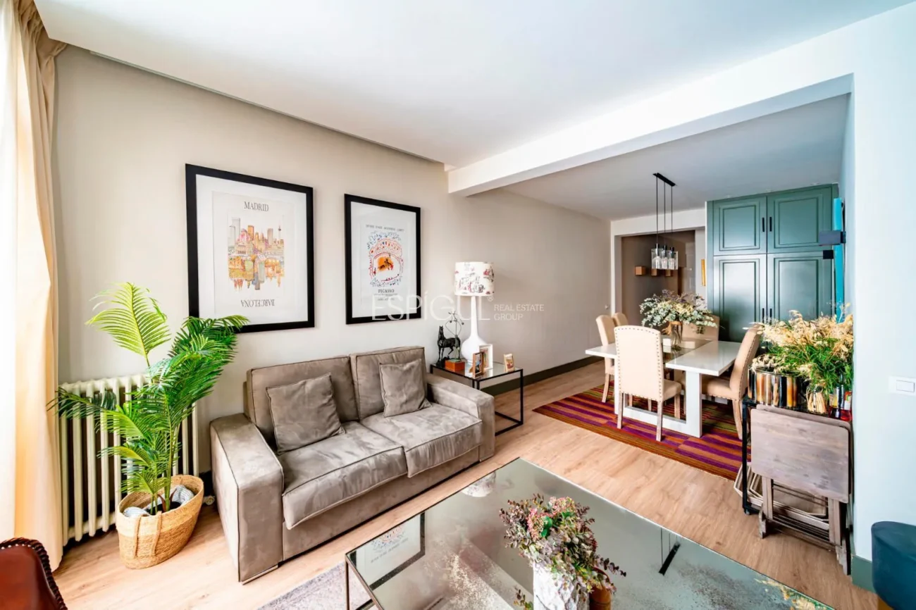 Renovated Apartment for Sale in Calle Conde De Peñalver, Barrio De Salamanca