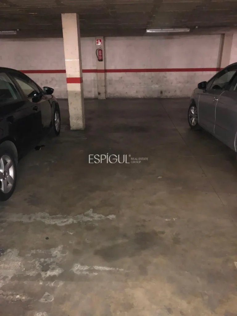 Plaza de garaje en plaza Garrotxa