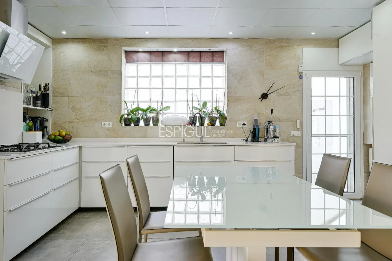 Preciosa casa en Palau – Girona