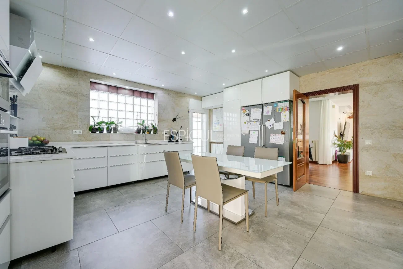 Preciosa casa en Palau – Girona