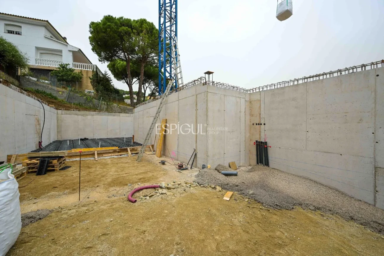 Proyecto exclusivo en el corazón de Cabrils – elegancia, luz y arquitectura contemporánea