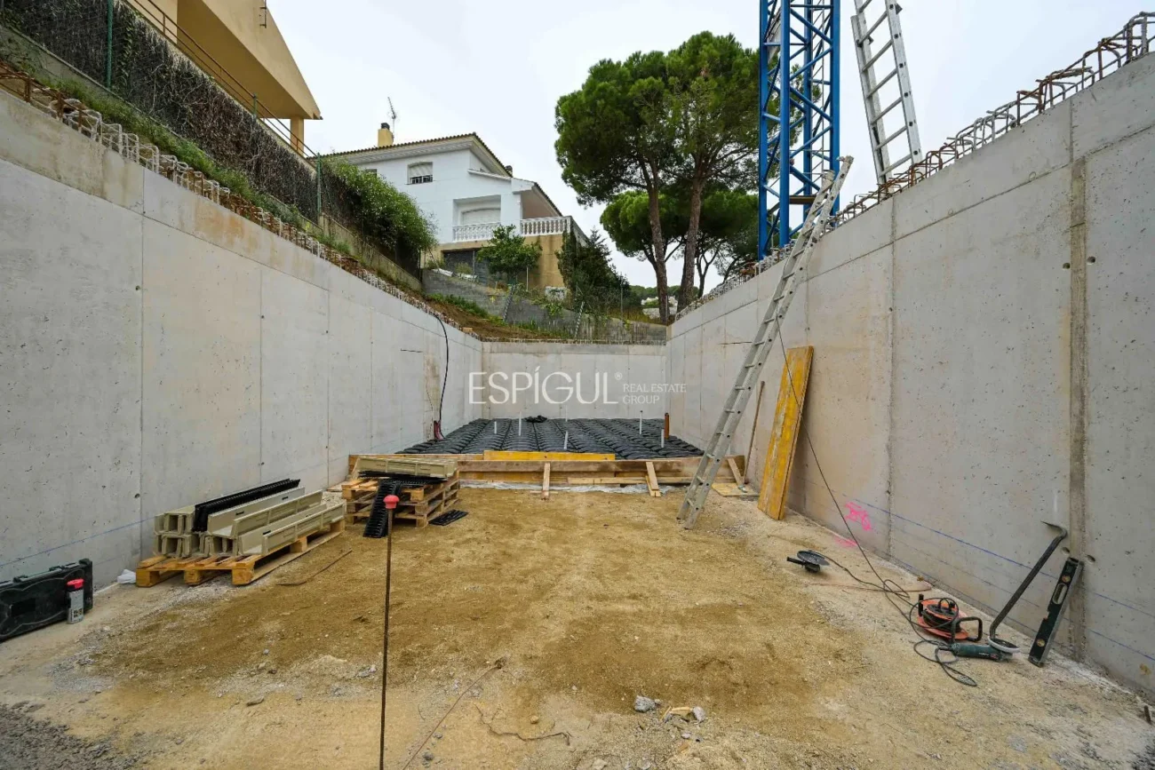 Proyecto exclusivo en el corazón de Cabrils – elegancia, luz y arquitectura contemporánea