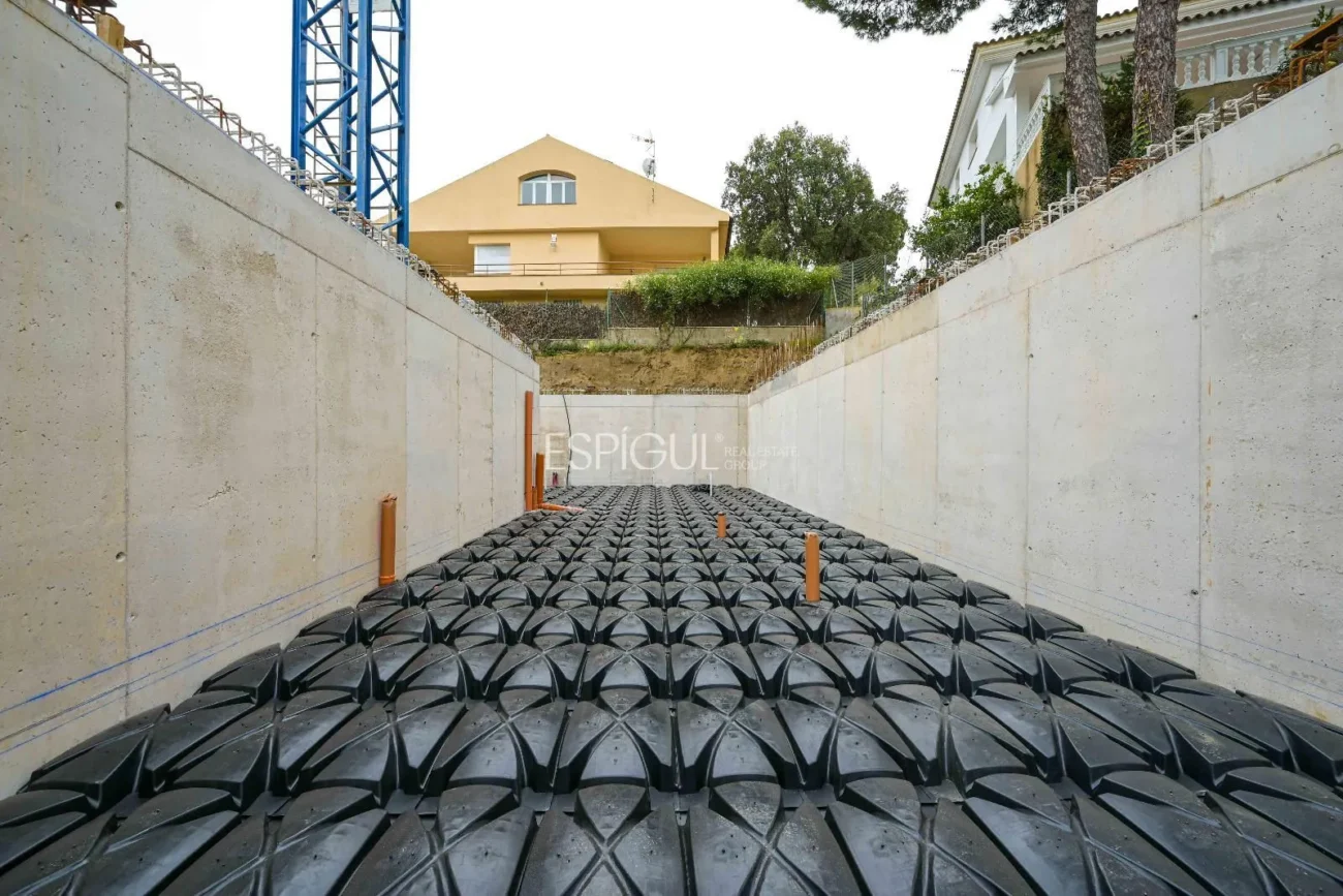 Proyecto exclusivo en el corazón de Cabrils – elegancia, luz y arquitectura contemporánea