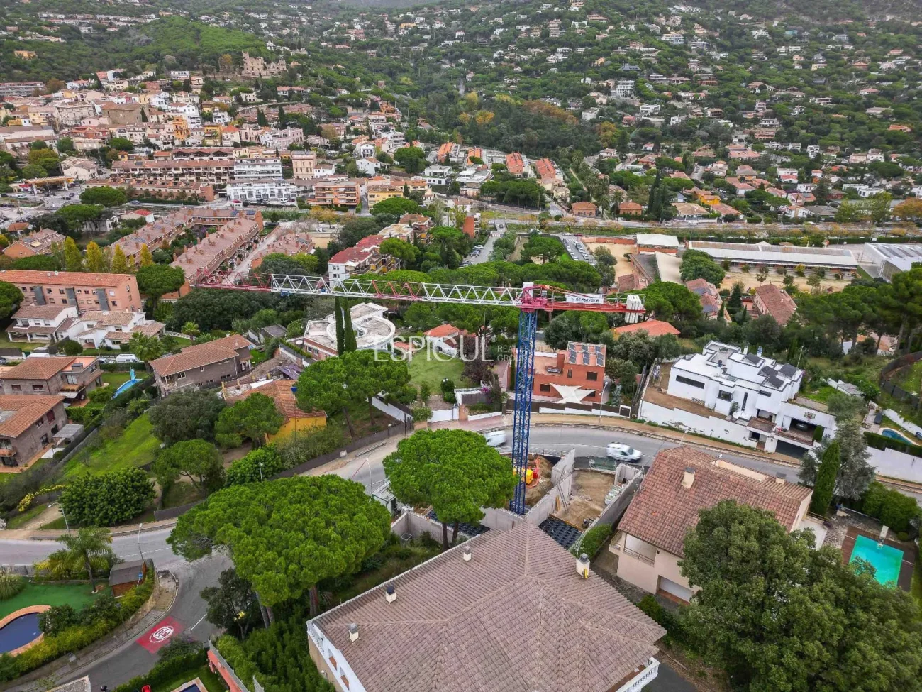 Proyecto exclusivo en el corazón de Cabrils – elegancia, luz y arquitectura contemporánea