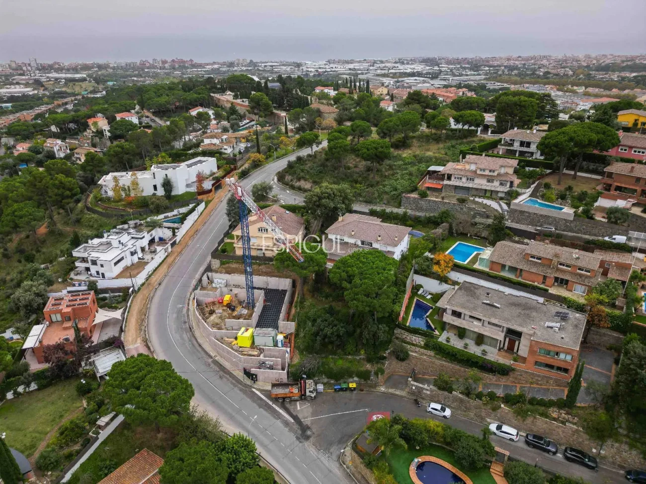 Proyecto exclusivo en el corazón de Cabrils – elegancia, luz y arquitectura contemporánea