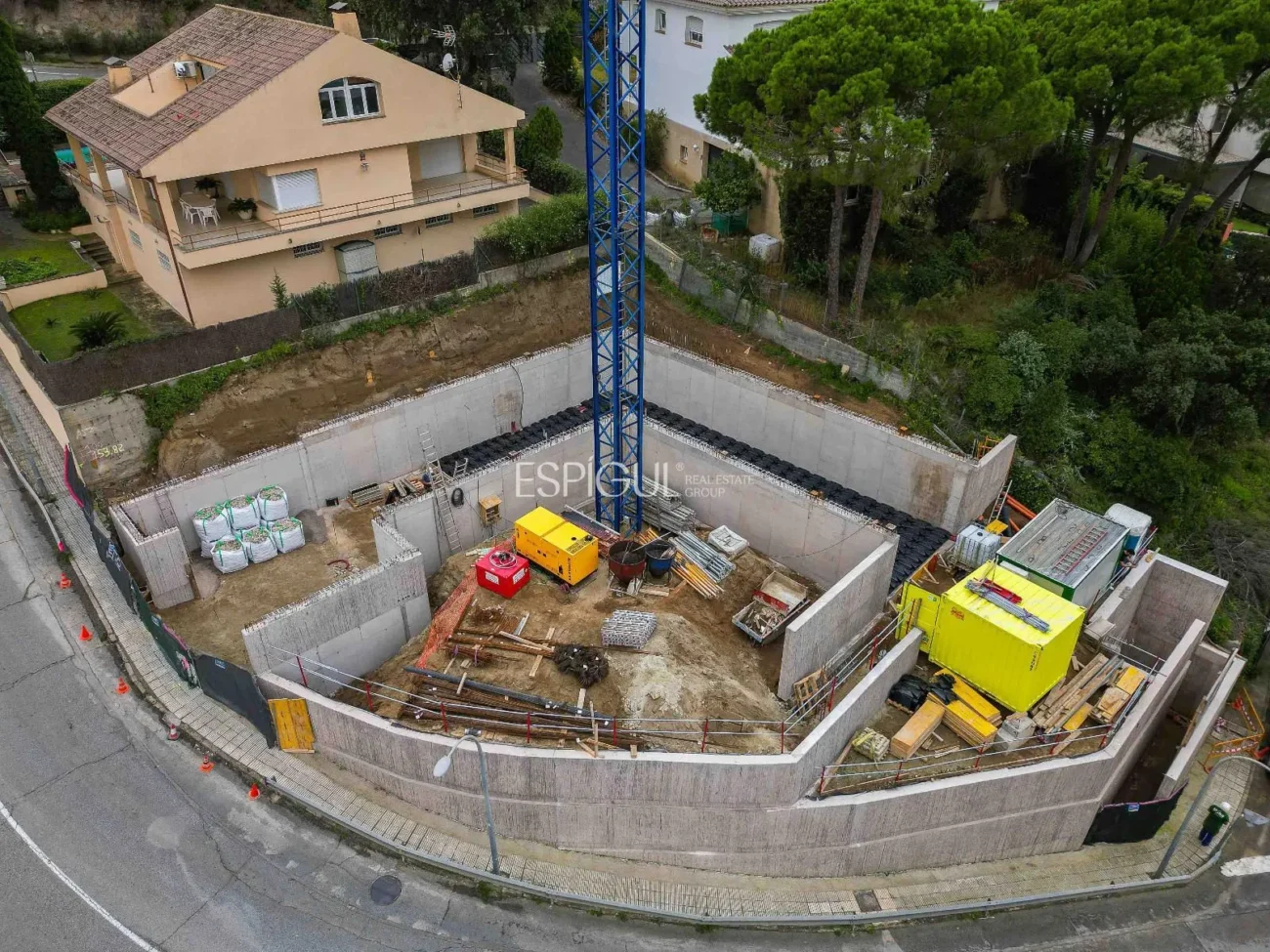 Proyecto exclusivo en el corazón de Cabrils – elegancia, luz y arquitectura contemporánea