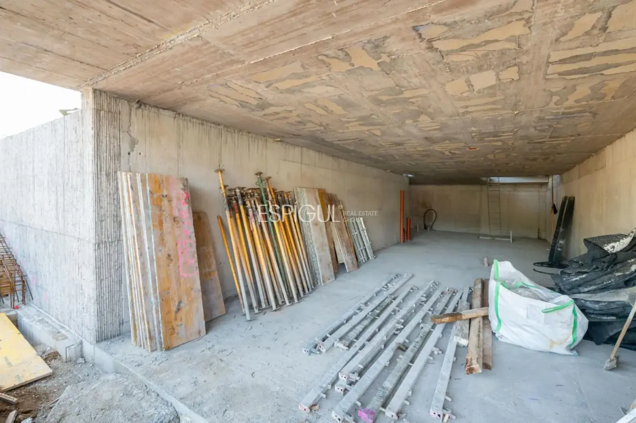 Эксклюзивный проект в самом сердце Кабрильса – элегантность, свет и современная архитектура