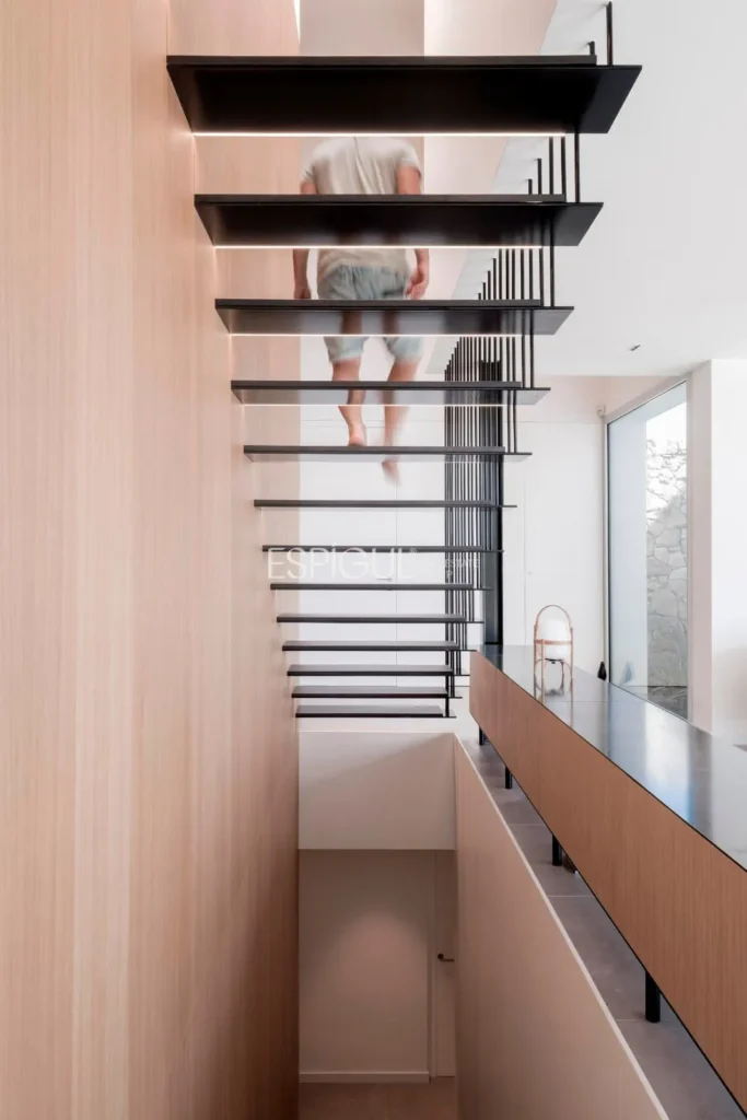 Residencia de diseño contemporáneo en Teià con piscina y jardín privado