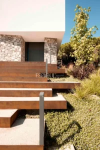 Residencia de diseño contemporáneo en Teià con piscina y jardín privado