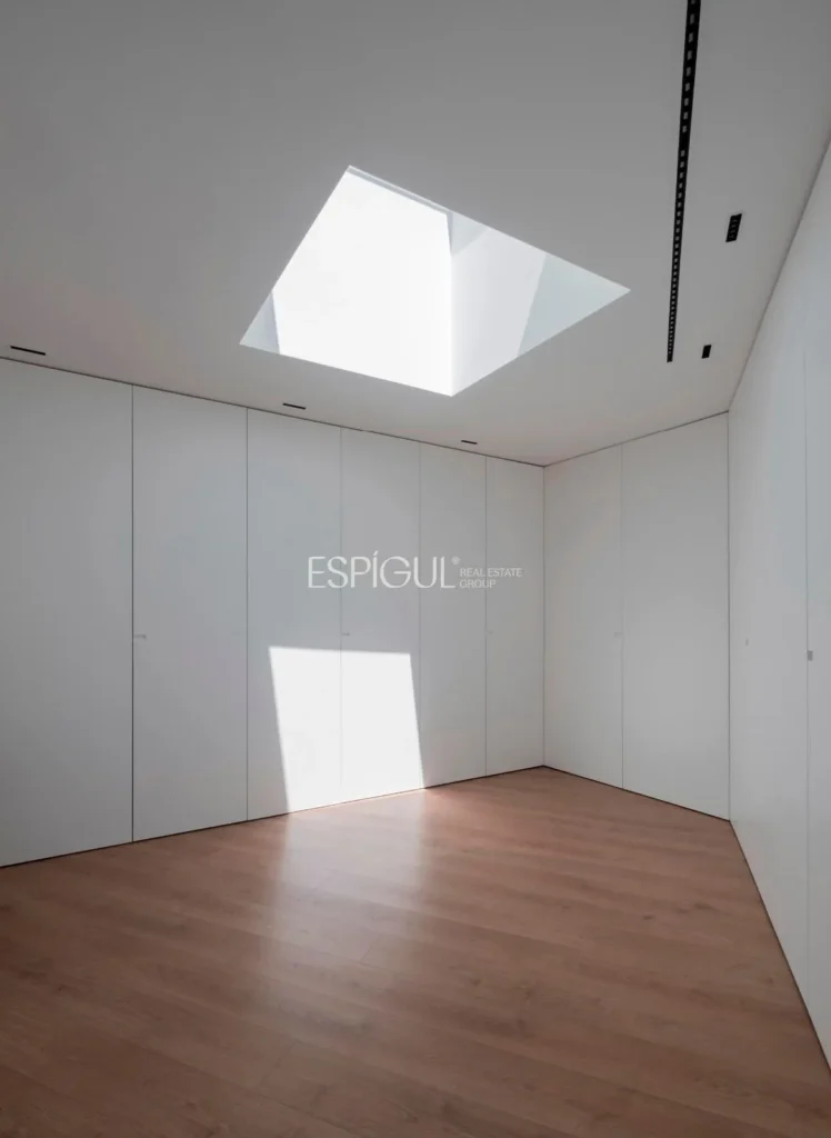 Residencia de diseño contemporáneo en Teià con piscina y jardín privado