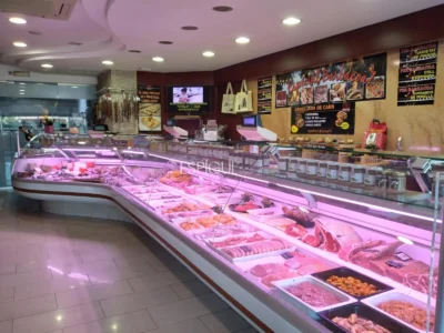 Gewerbefläche mit etabliertem Geschäft in Anglès zu verkaufen