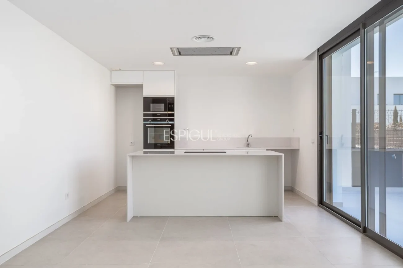 Terreny amb vistes al mar de 1.573m² a la urbanització de Treumal