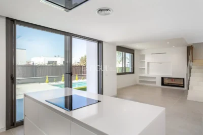 Terreny amb vistes al mar de 1.573m² a la urbanització de Treumal