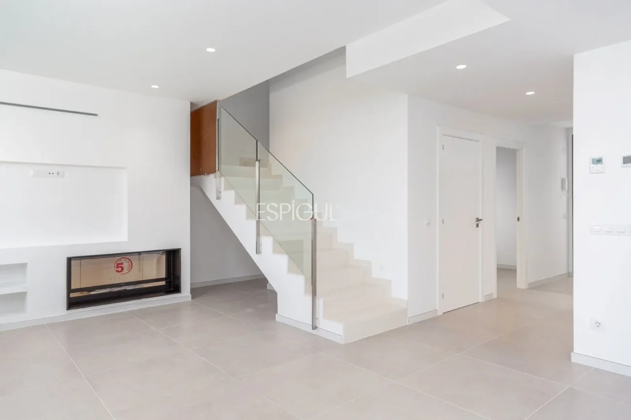 Terreny amb vistes al mar de 1.573m² a la urbanització de Treumal