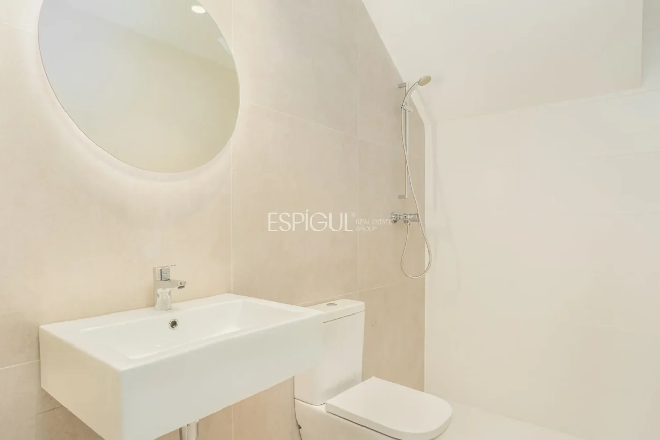 Terreny amb vistes al mar de 1.573m² a la urbanització de Treumal