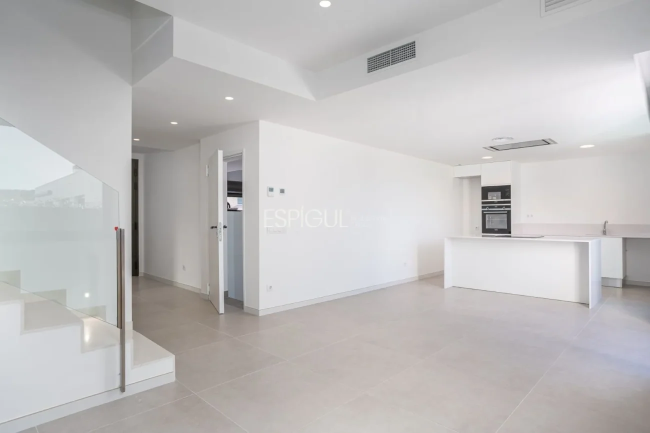 Terreny amb vistes al mar de 1.573m² a la urbanització de Treumal