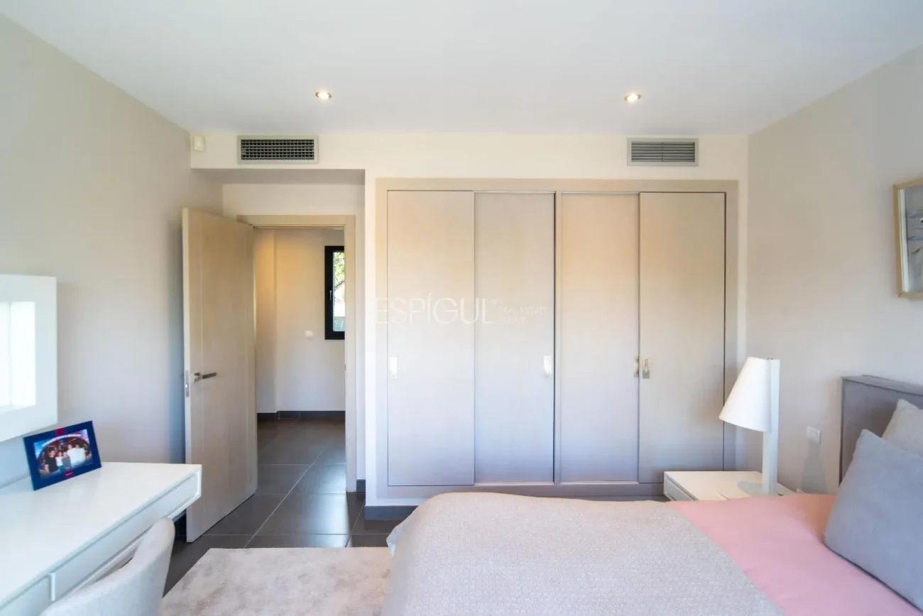 Villa de lujo en Calella de Palafrugell con piscina infinita y vistas panorámicas al mar