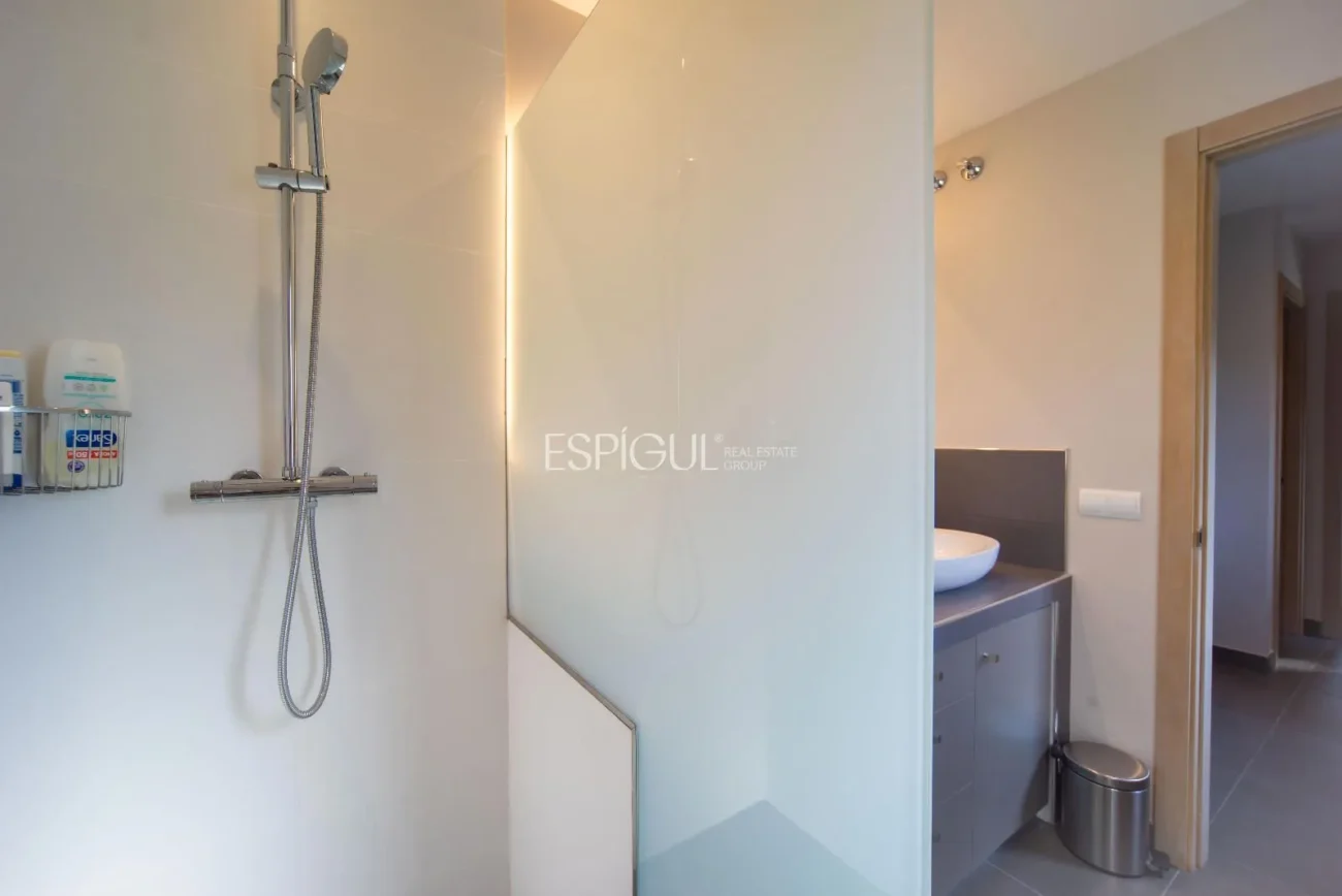 Villa de lujo en Calella de Palafrugell con piscina infinita y vistas panorámicas al mar