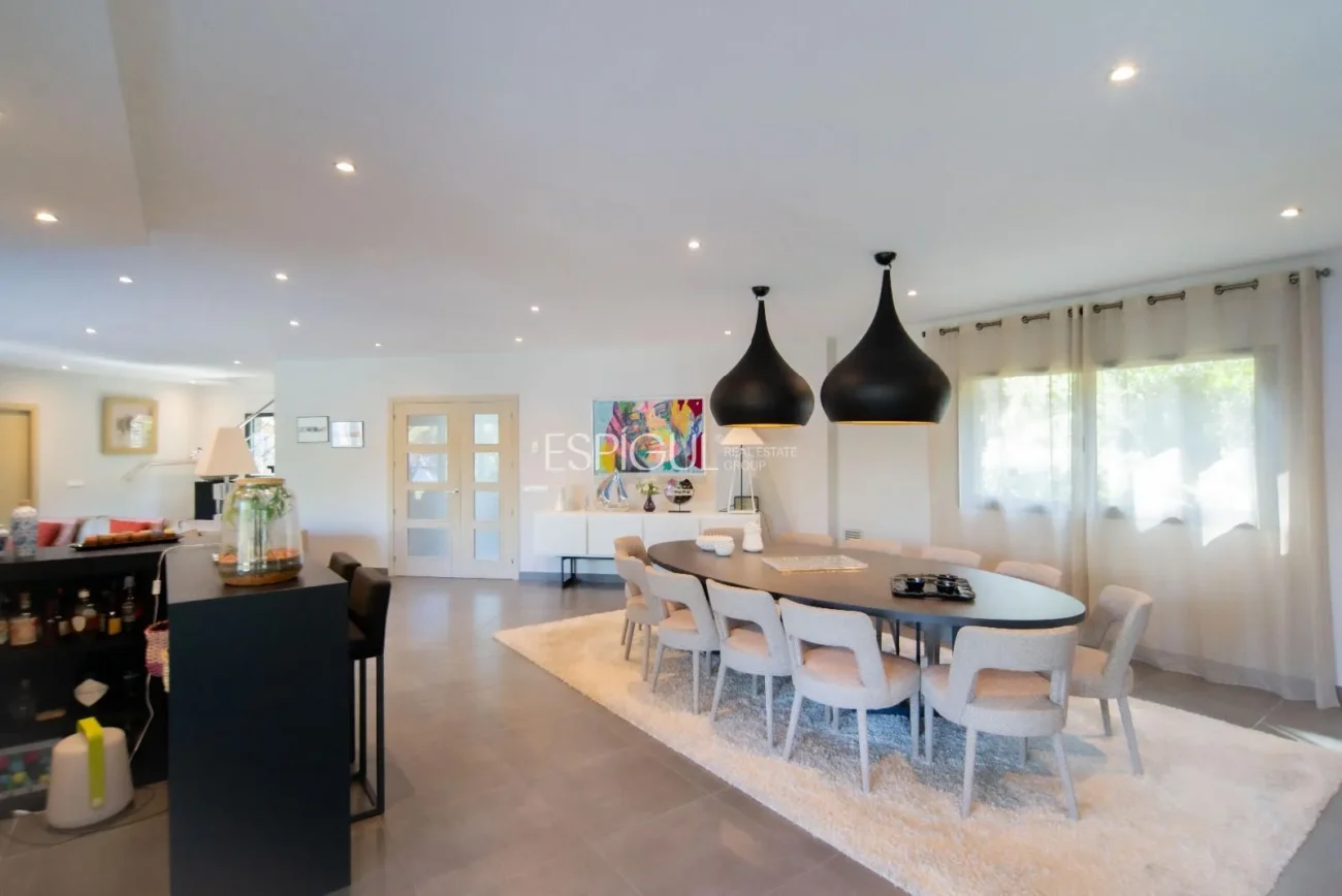 Villa de lujo en Calella de Palafrugell con piscina infinita y vistas panorámicas al mar