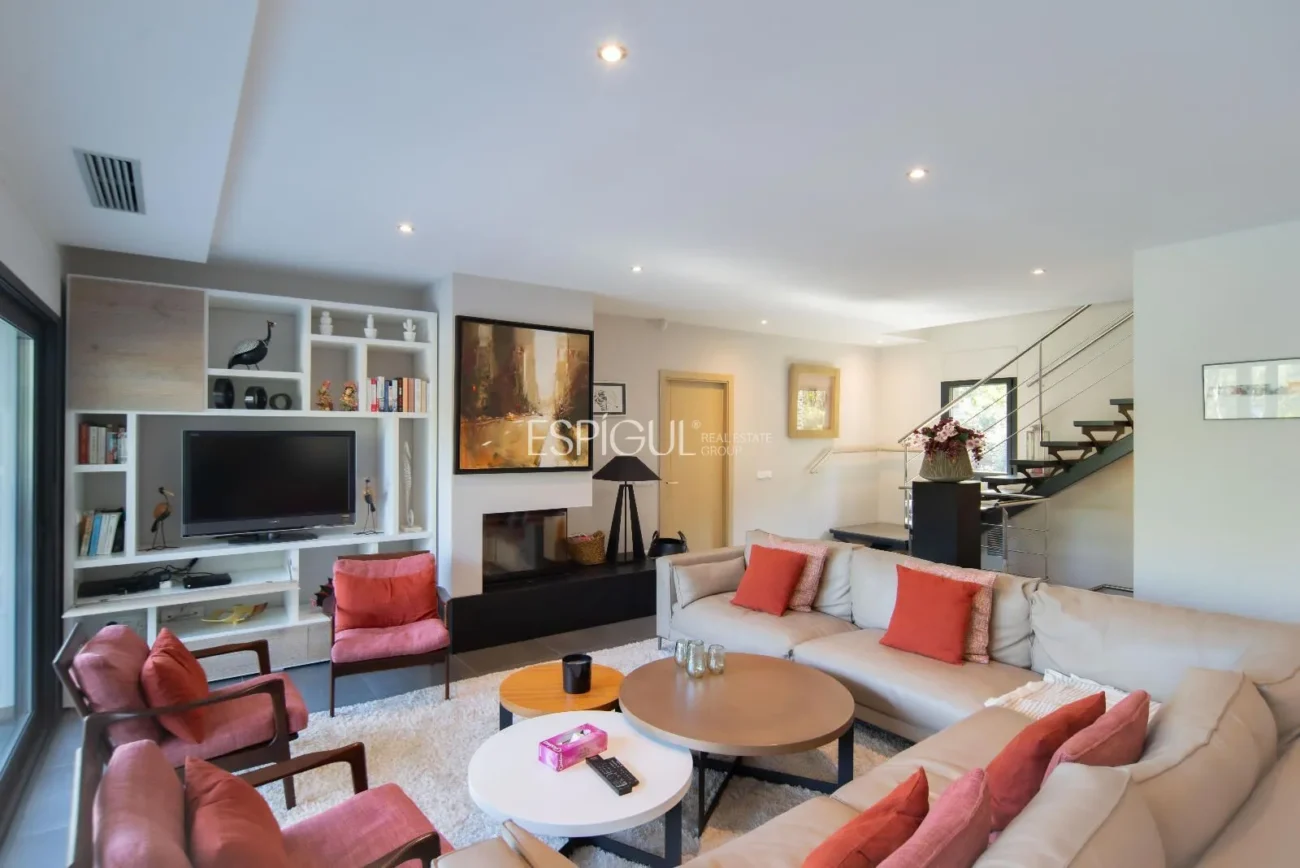 Villa de lujo en Calella de Palafrugell con piscina infinita y vistas panorámicas al mar