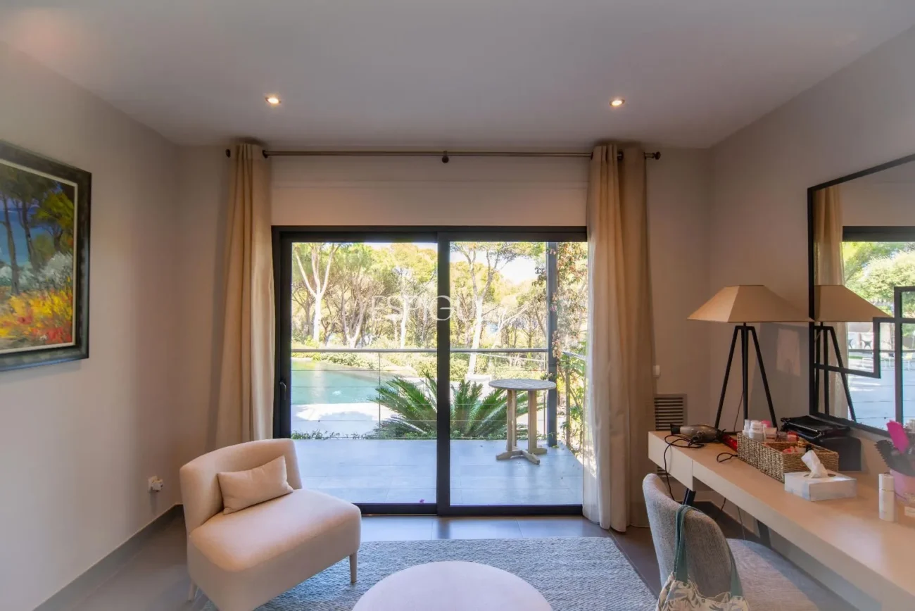 Villa de lujo en Calella de Palafrugell con piscina infinita y vistas panorámicas al mar