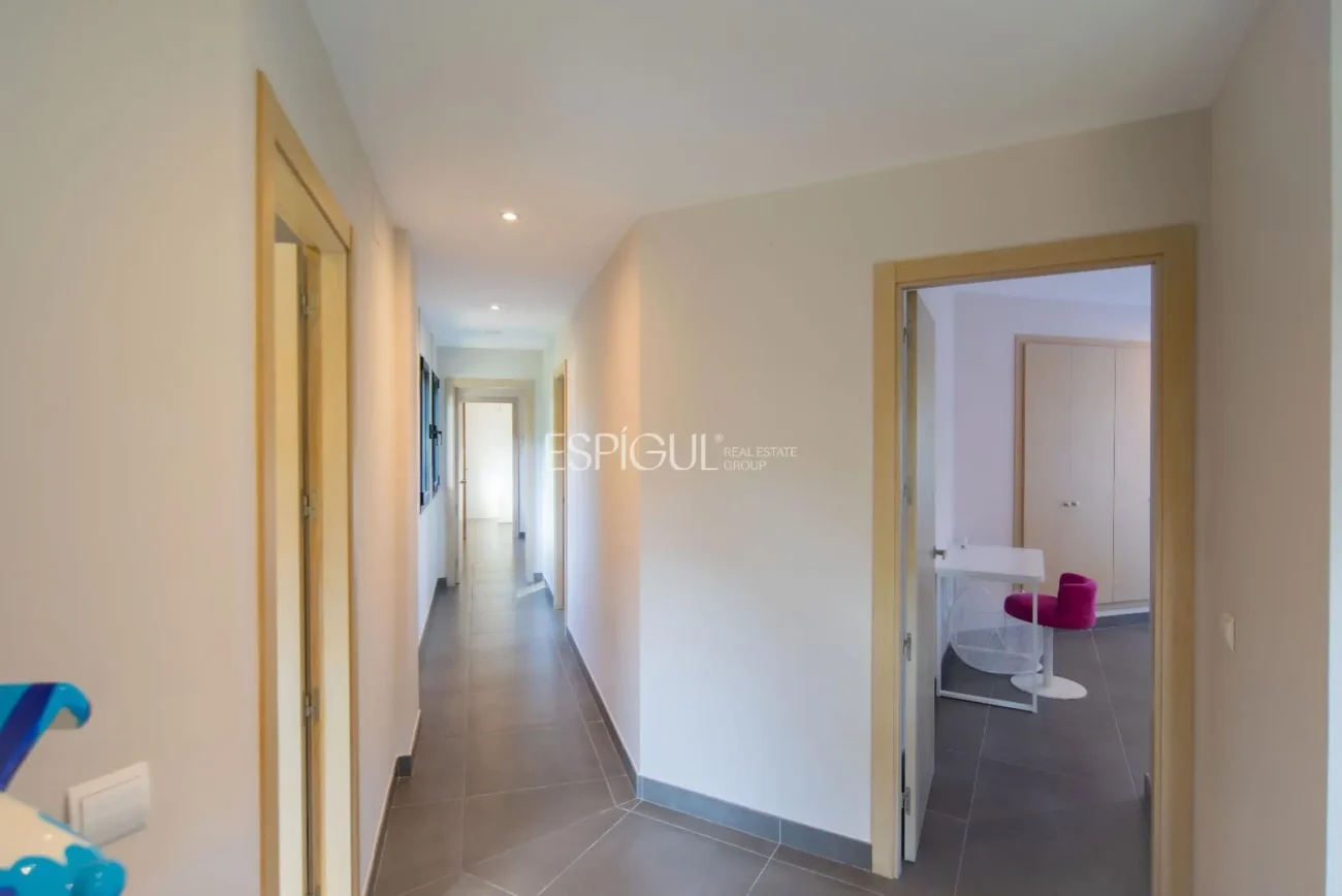 Villa de lujo en Calella de Palafrugell con piscina infinita y vistas panorámicas al mar