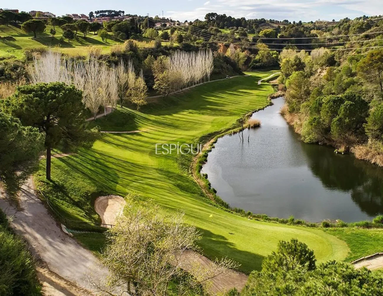 Villa d’obra nova en venda al Golf Masía Bach