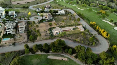 Villa d’obra nova en venda al Golf Masía Bach