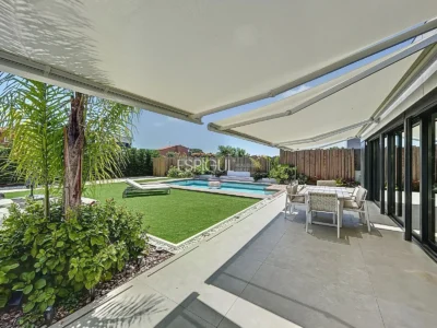 Villa exclusiva con piscina, jardín y acabados de auténtico lujo