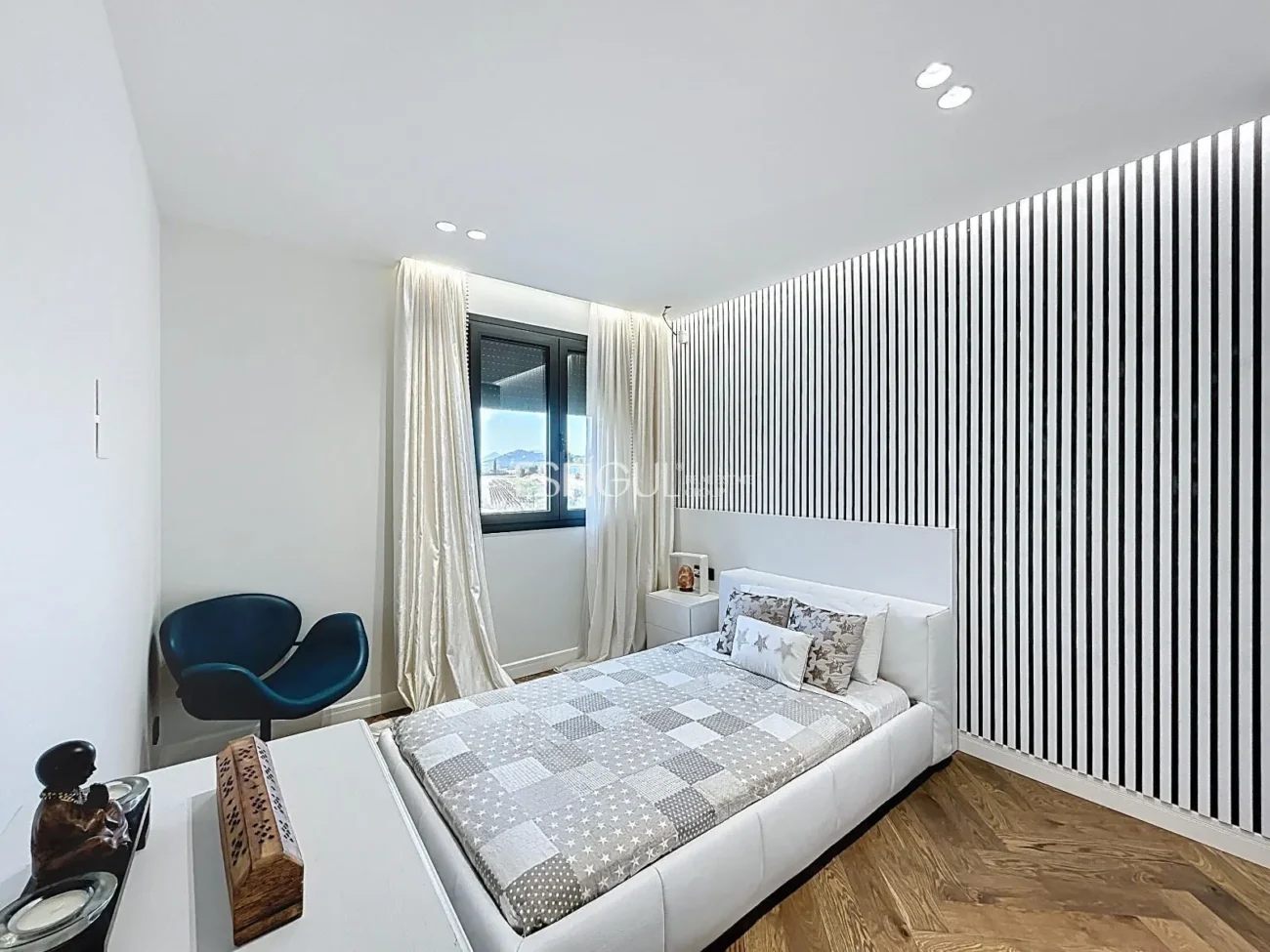 Villa exclusiva con piscina, jardín y acabados de auténtico lujo