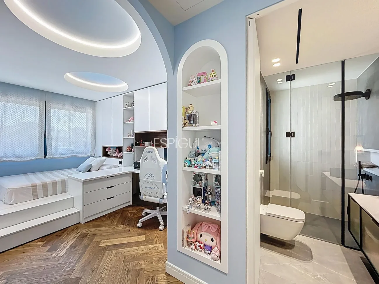 Villa exclusiva con piscina, jardín y acabados de auténtico lujo