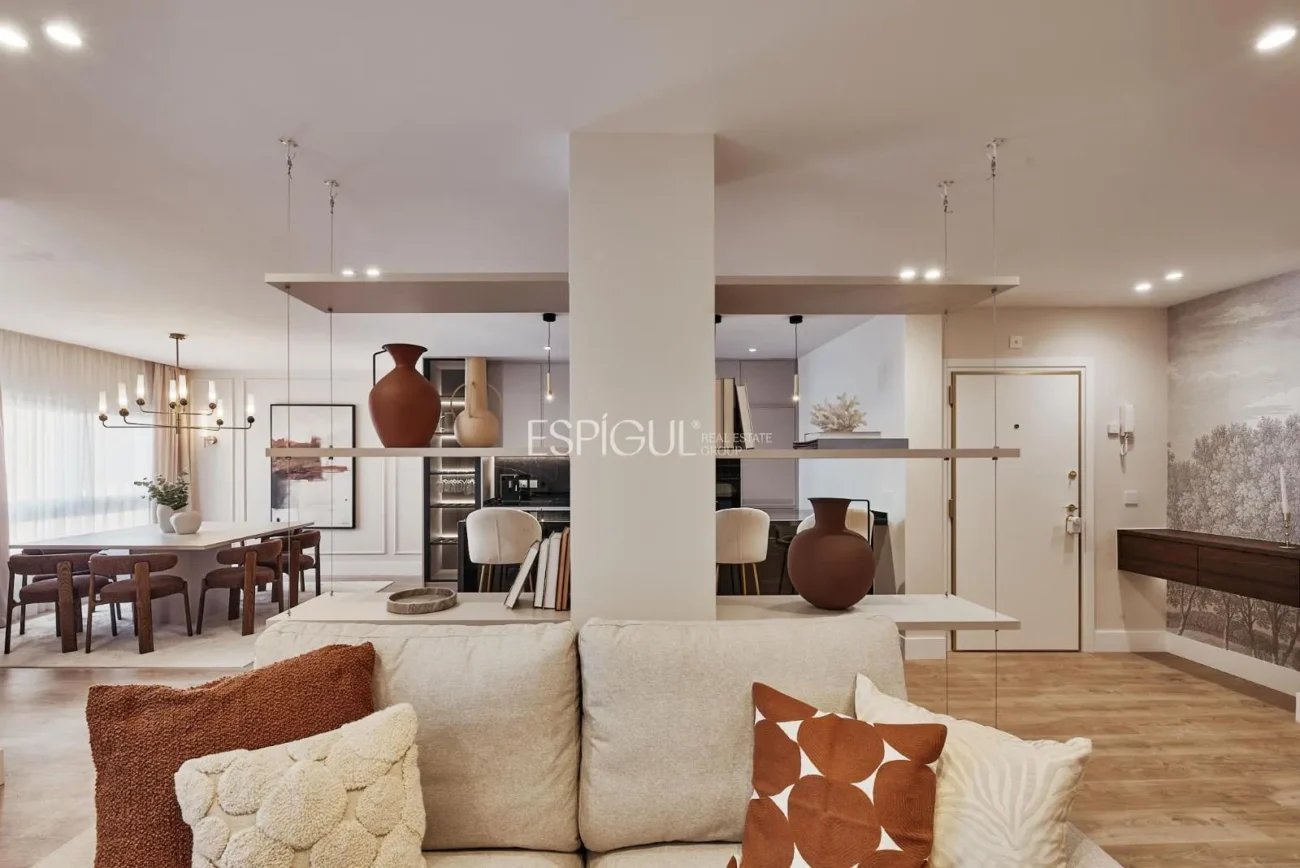 Renovierte Wohnung mit Terrasse in der Calle Castello